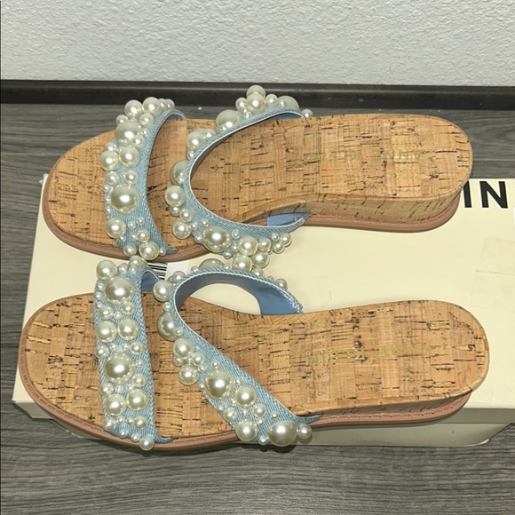 Anne Klein Women's Bessy Sandals - Picture 3 of 7